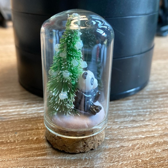 Miniature Diorama Panda in Glass Dome Cloche - Picture 4 of 12